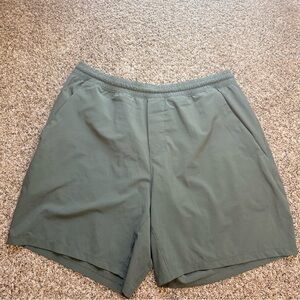 Men’s lululemon shorts